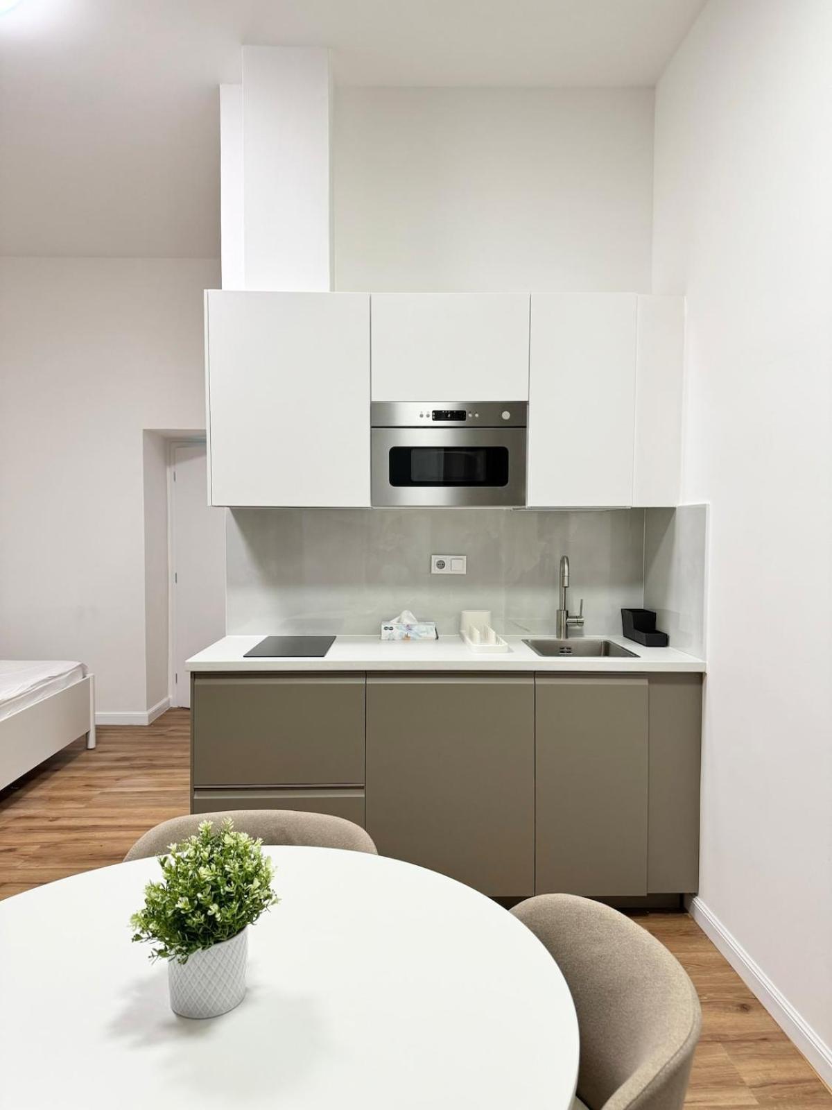 Cozy & Charmimg 2-Bed Apartment In Heart Of Praha Eksteriør bilde